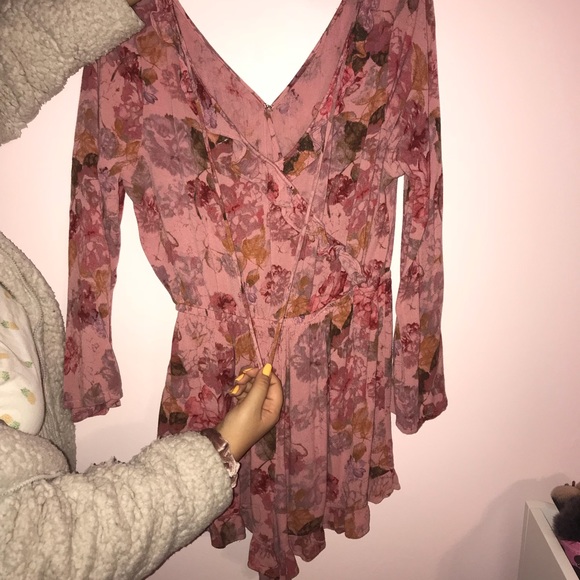 Cute pink flowery romper - Picture 3 of 3